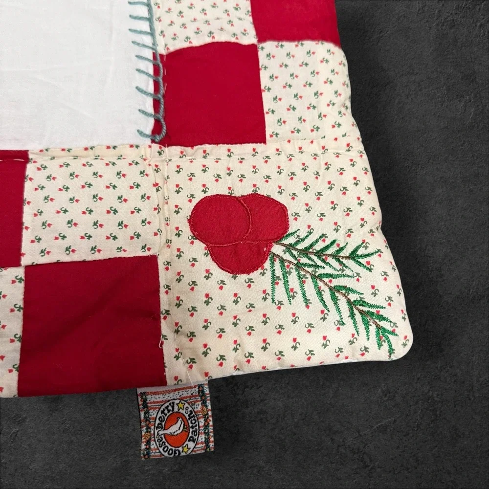 Gooseberry Patch Christmas Quilt Seasons Greetings Folk Art Plaid Tree 57
